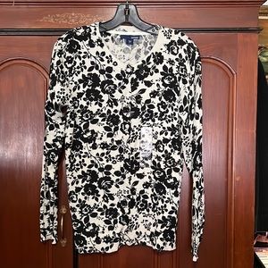 Basic Editions BNWT Button Down Flowered Sweater Size Medium